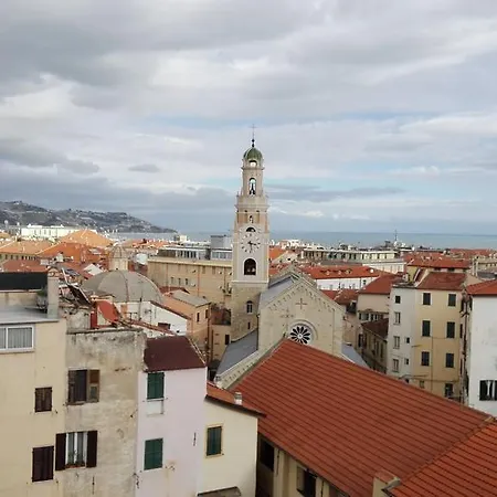 Bellavista Con Parking Privato, A Un Passo Dal Teatro Ariston Apartamento