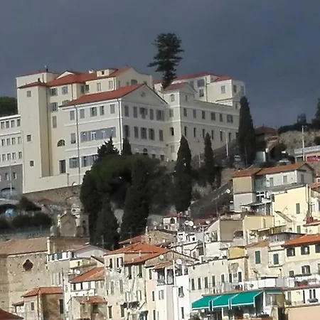 Bellavista Con Parking Privato, A Un Passo Dal Teatro Ariston *